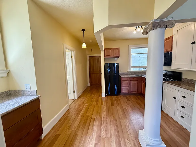 524 Georgia St #304 — Photo 5