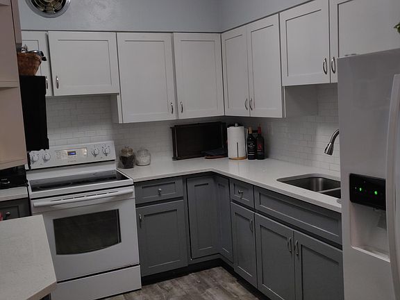 2nd image of 10115 N Highland Ave