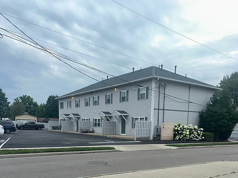 228 Maple St #G — Photo 11