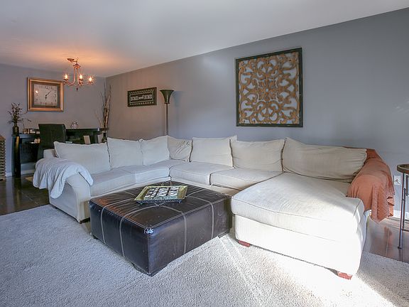 5th image of 325 Saint Nicholas St #323