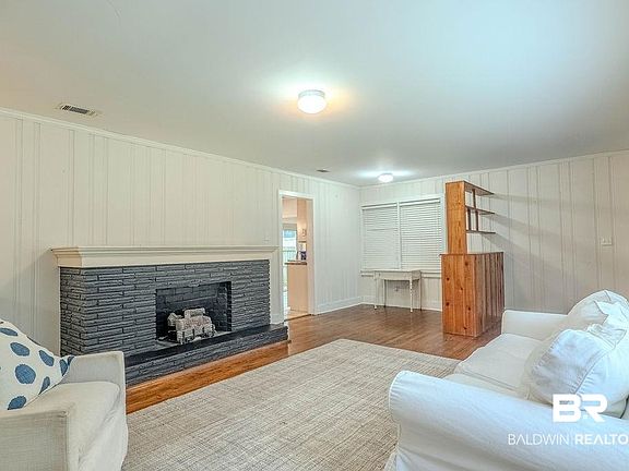 5th image of 372 Liberty St
