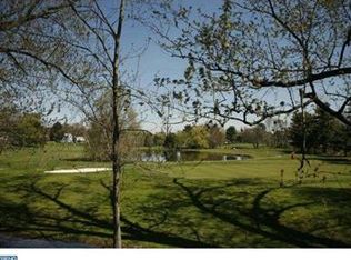 517 S Brentwood Dr, Mount Laurel, NJ 08054