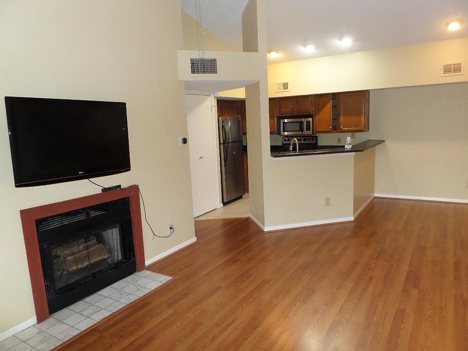 1st image of 2121 El Paseo St APT 2008