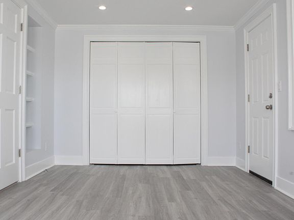 4th image of 541 Warburton Ave #3