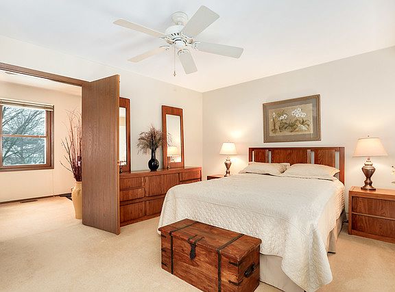 5th image of 958 Foxwood Ct