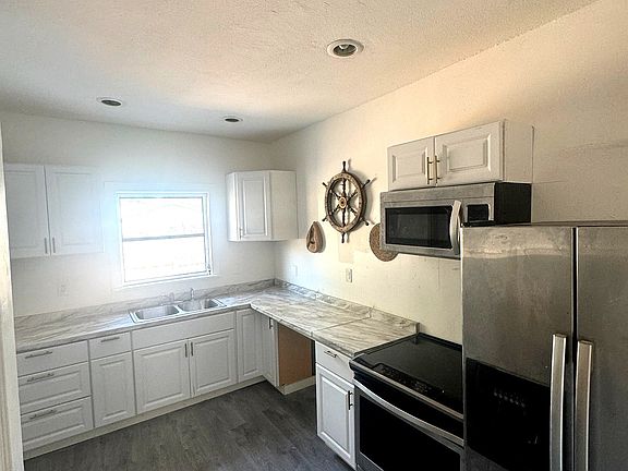 3rd image of 805 19th Ave S #A
