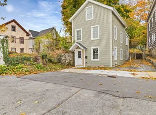 33 Hope St, New London, CT 06320