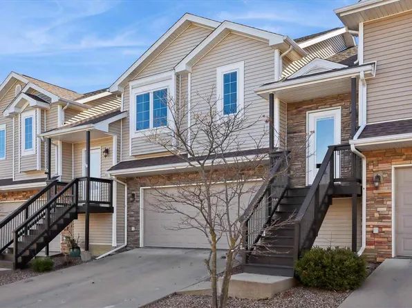 1019 Twilight Dr, North Liberty, IA 52317