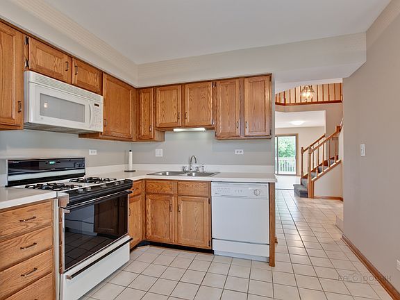 5th image of 106 E Ellis Ave