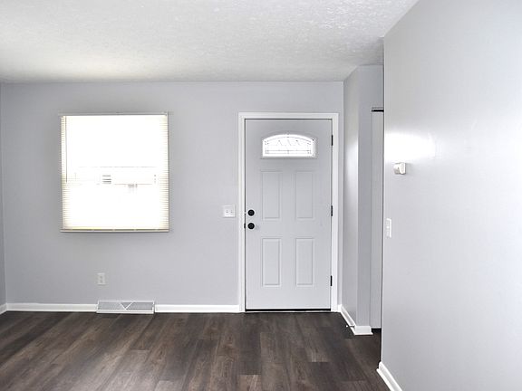 5th image of 404 Beechwood St