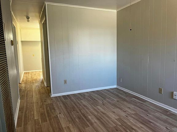 4th image of 3403 Texas St #1/2