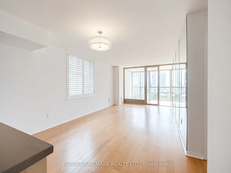 95 Lombard St #1202 — Photo 16