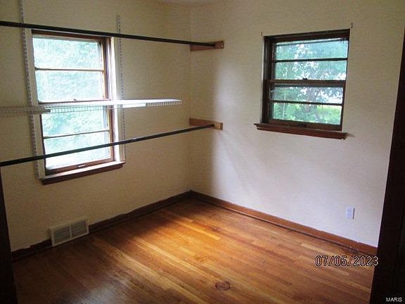 5th image of 8527 Dianthus Ln