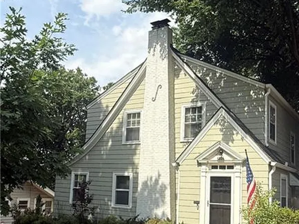 4954 Bell St, Kansas City, MO 64112