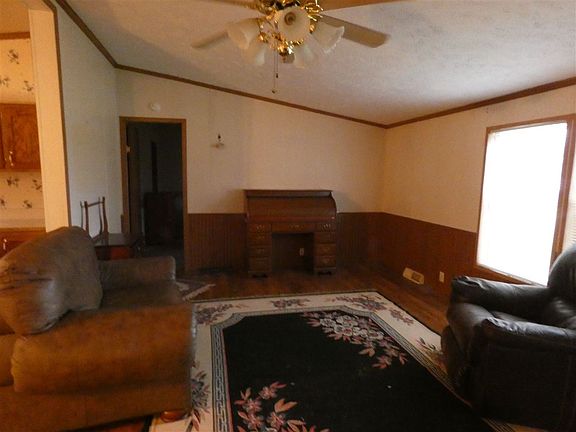 4th image of 2532 Grand Ave