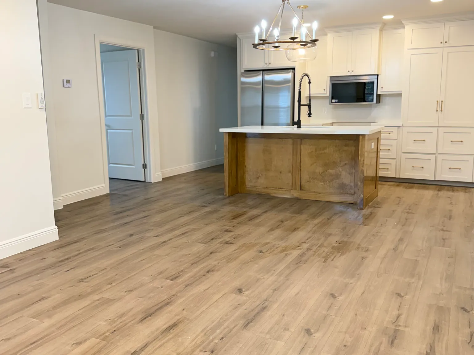 3 bed, 1176 sqft, $1,350 — Photo 4