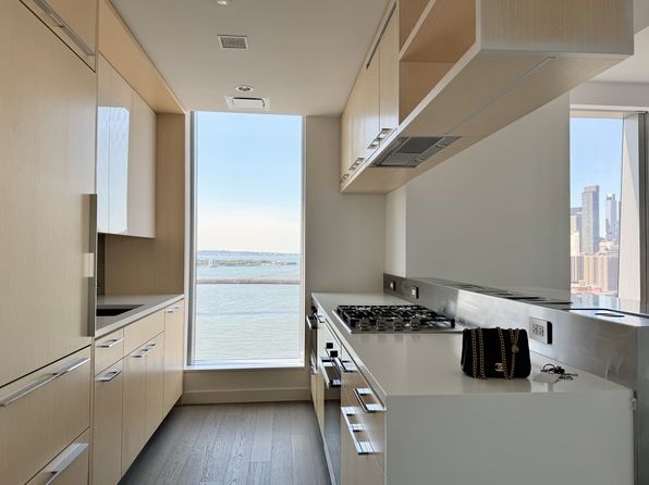 252 South St #28A