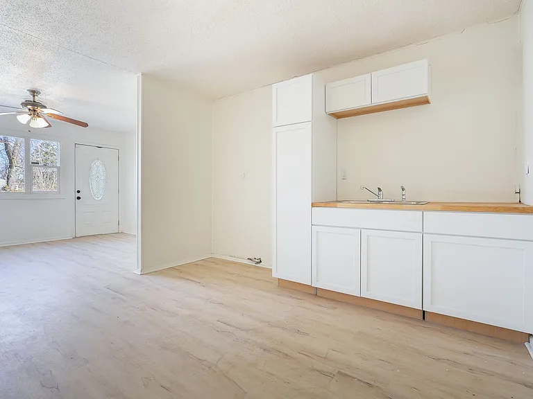 40 Saint Justin Dr — Photo 3