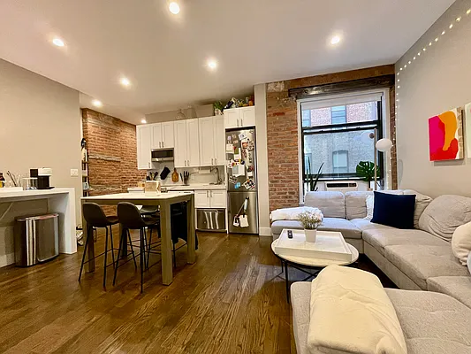 Rented by Douglas Elliman | media 6