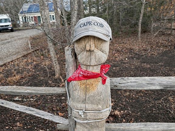 2nd image of 352 Nye Rd