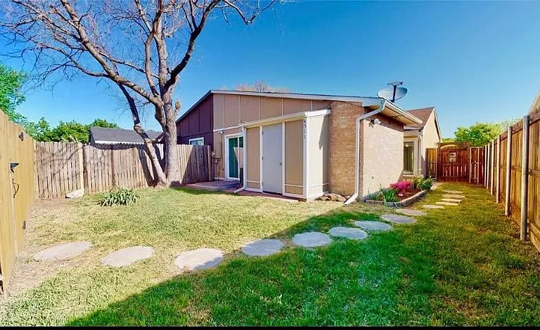 4511 Chapman St — Photo 26