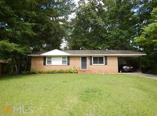 494 Sunset Cir, Forsyth, GA 31029