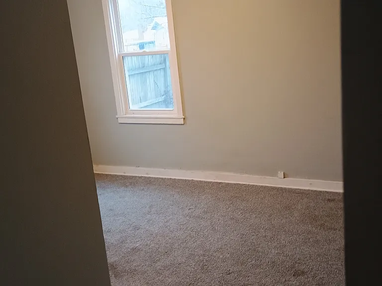 420 E Washington St — Photo 3
