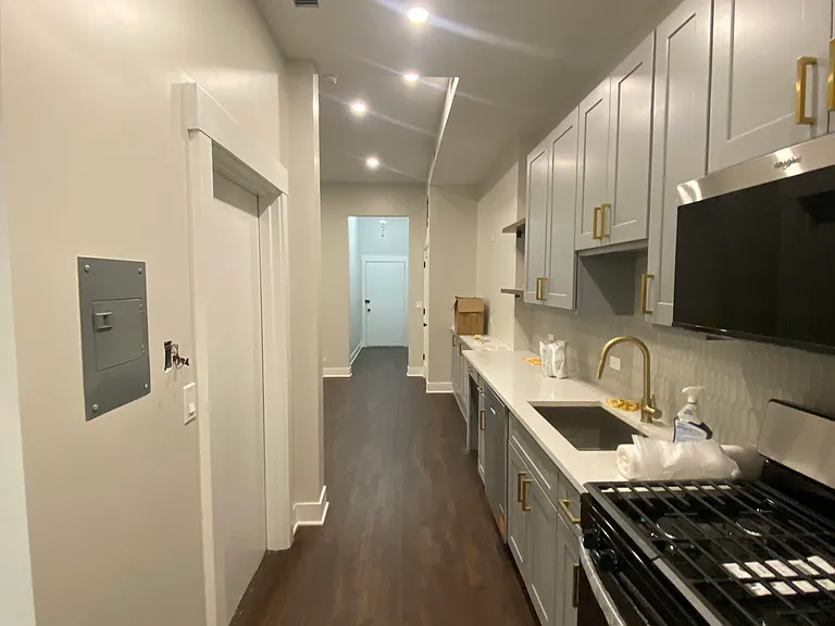 2719 N Pine Grove Ave #102 — Photo 6