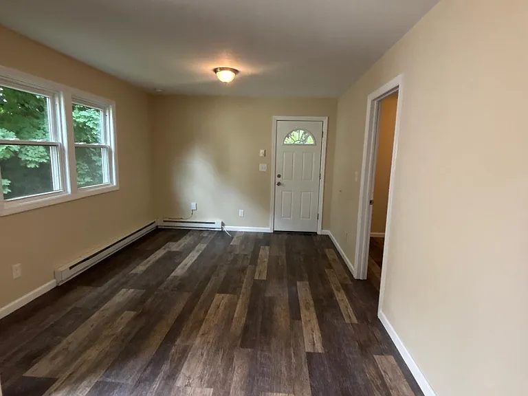 1121 Woodcrest Ave #B — Photo 9