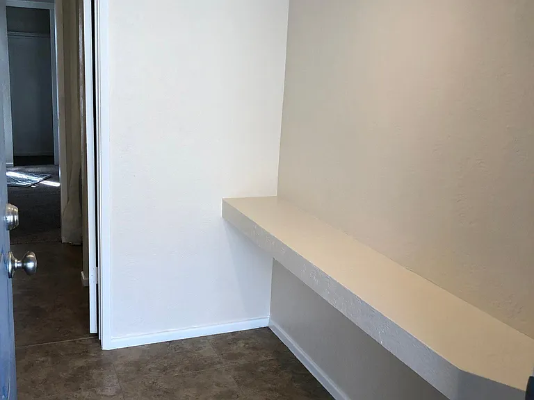 Entry HALL Built in !