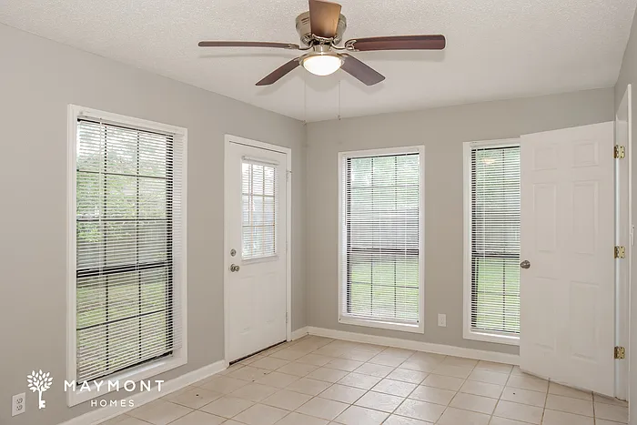 619 Larry Dr — Photo 6
