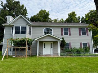 20 3rd St, Middletown, NY 10940