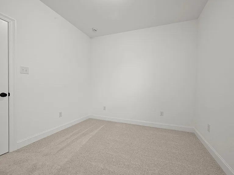 38405 Parliament Dr — Photo 17