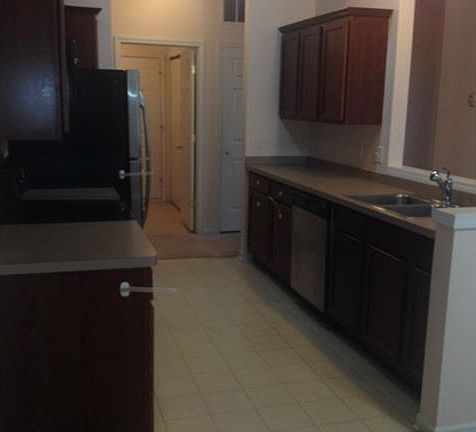 5th image of 1811 Pinecroft Dr
