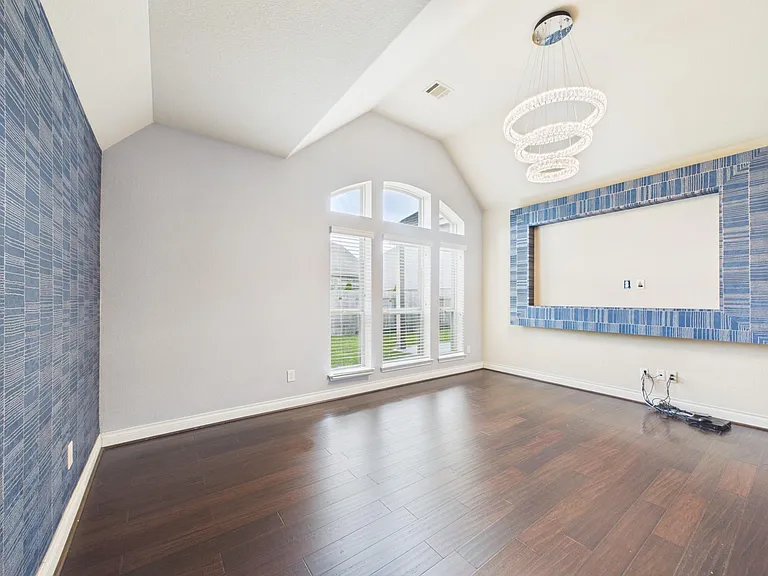 2807 Naples Park Ln — Photo 15