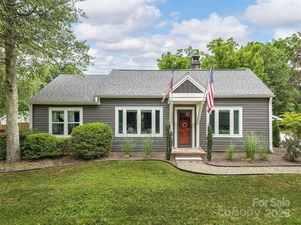 1615 Kanuga Rd, Hendersonville, NC 28739