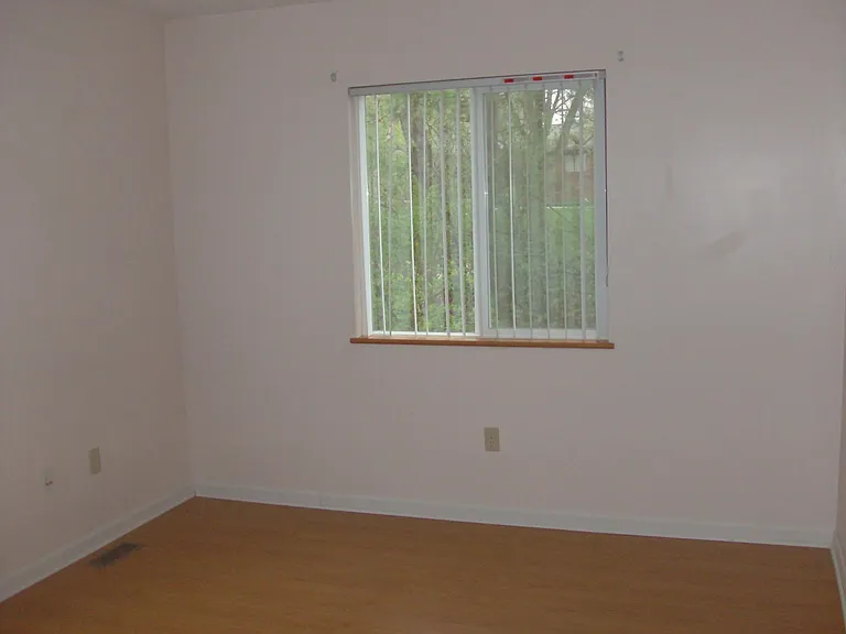 3940 Lawley Ave — Photo 2