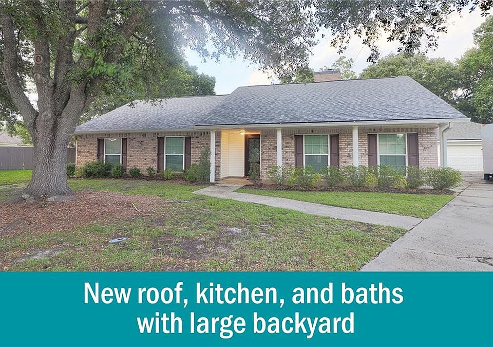 1st image of 416 Arrowwood Dr
