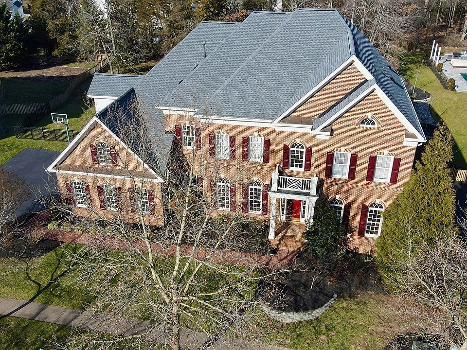 1st image of 18733 Upper Meadow Dr