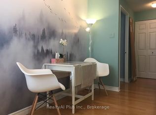 736 Bay St #2210, Toronto, ON M5G 2M4