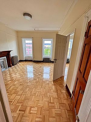 1st image of 236 Jefferson Ave #3