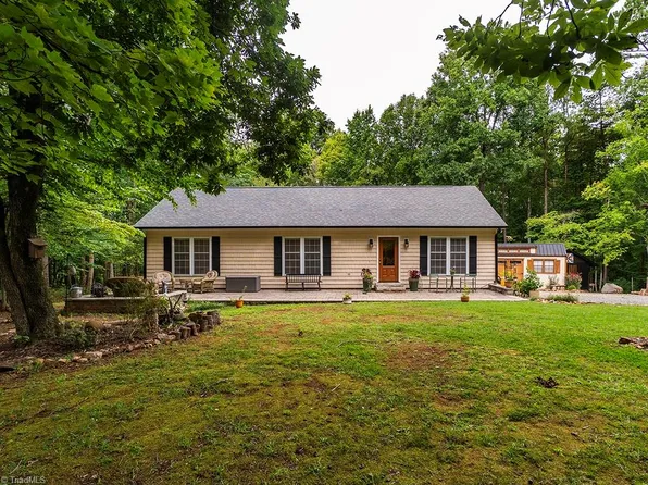 1627 Wendy Ln, Efland, NC 27243
