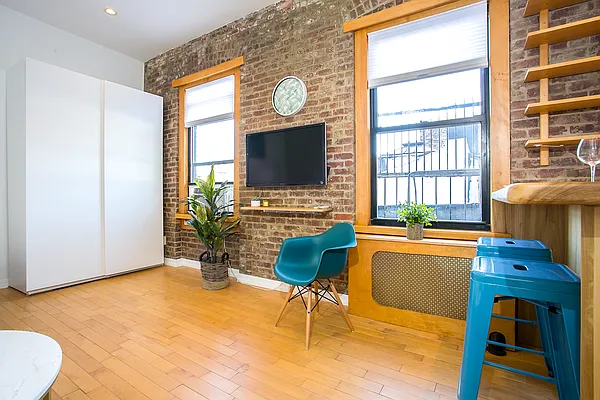 Rented by Oxford Property Group | media 13