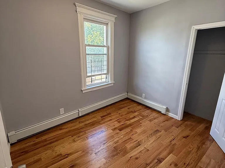 544 Grove St #6 — Photo 10