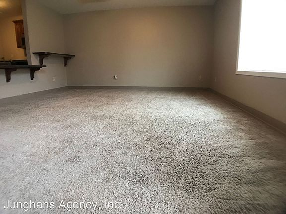 4th image of 520 W 11th St APT C4
