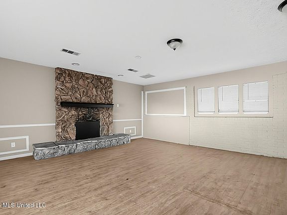 3rd image of 5424 Brookhollow Dr