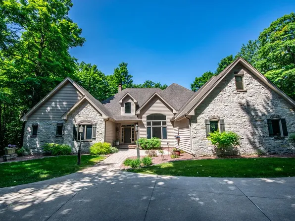 4752 Rolling Hills ROAD, Hartford, WI 53027