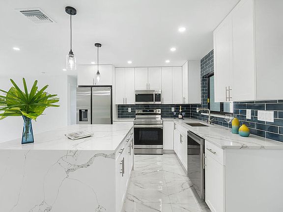 5th image of 3558 Betty Ann Court E