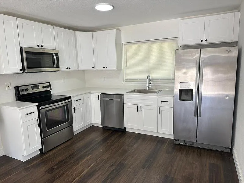 2 bed, 1.0 bath, $1,290 — Photo 4