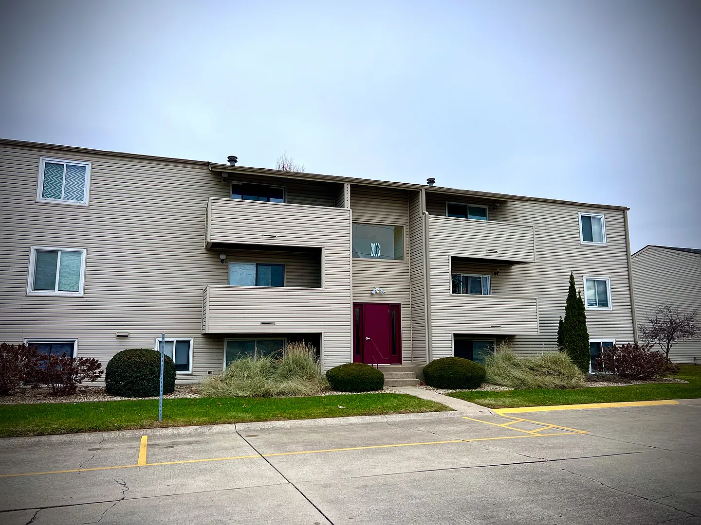 2003 S Mattis Ave APT B photo 1
